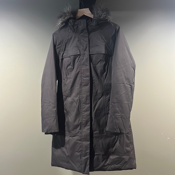 North Face Parka - Picture 1 of 3